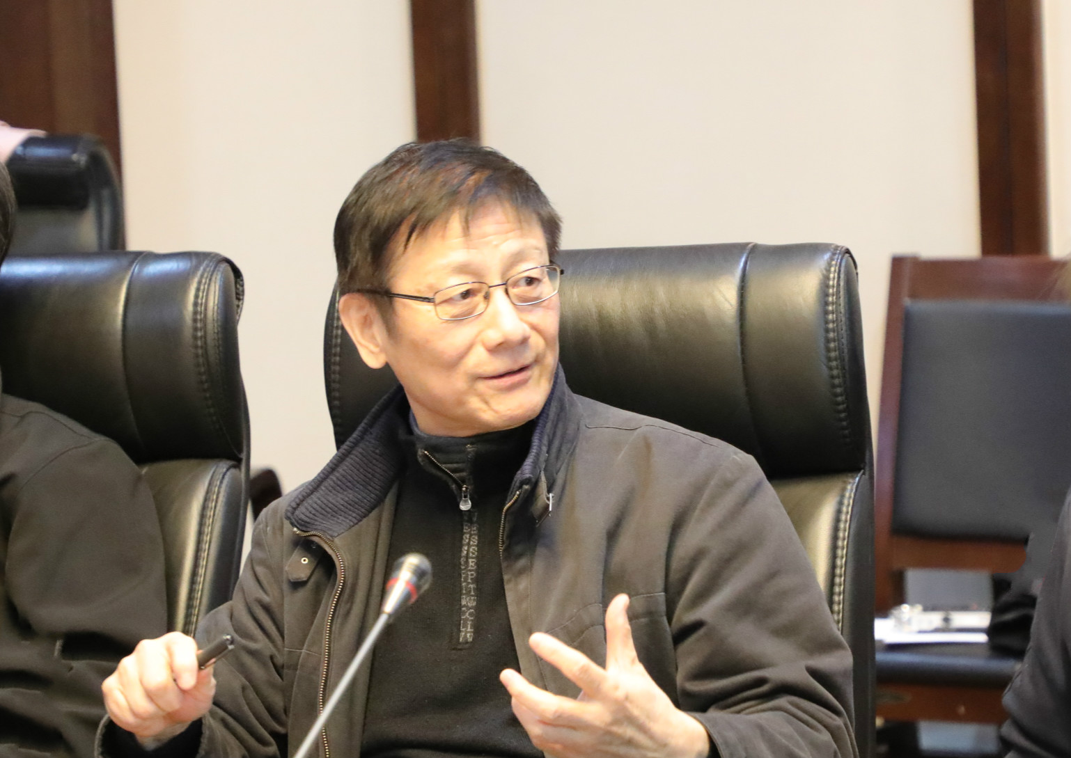 3680090461484a6c945e268f4811acfb.jpg 李晓明2_meitu_9.jpg